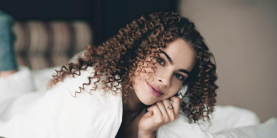 how to style curly hair in the morning