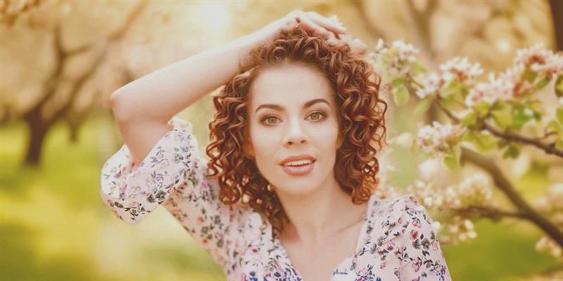 how to comb curly hair when dry