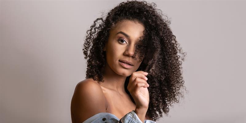 How to Revive Dry, Damaged Curls with Natural Products?