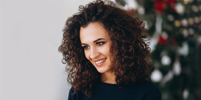 What Hair Products Make Hair Curly? Best Products to Define Natural Curls