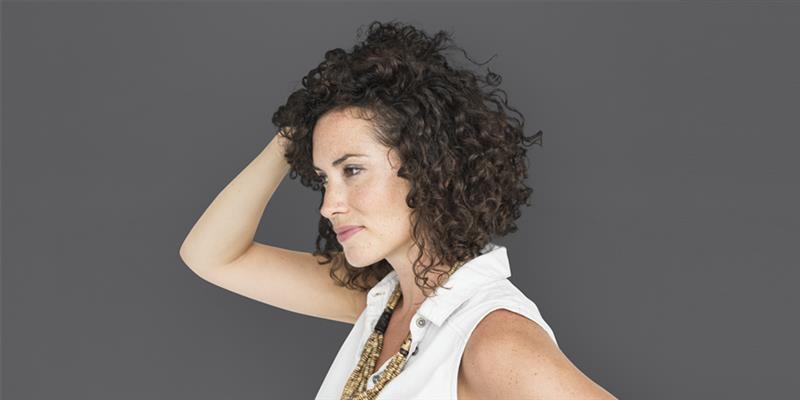 what to do with short curly hair